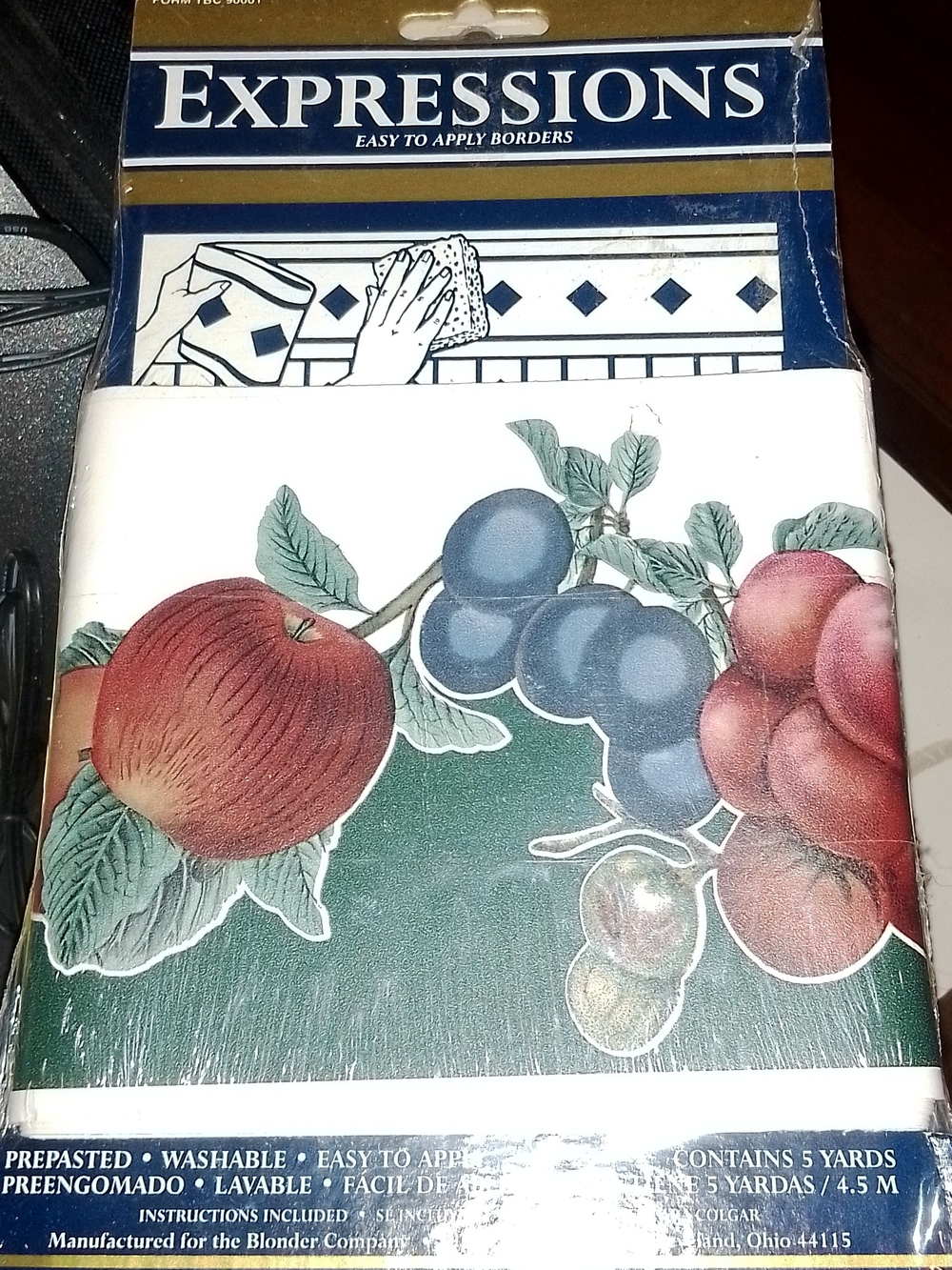 Expressions Fruit Apple Wallpaper Border - Green, Red, Blue